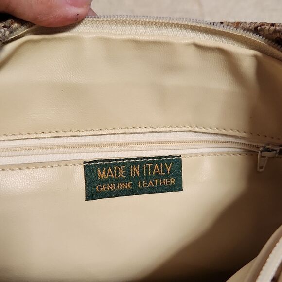 Made in Italy snake embossed genuine leather shoulder bag - Picture 4 of 13